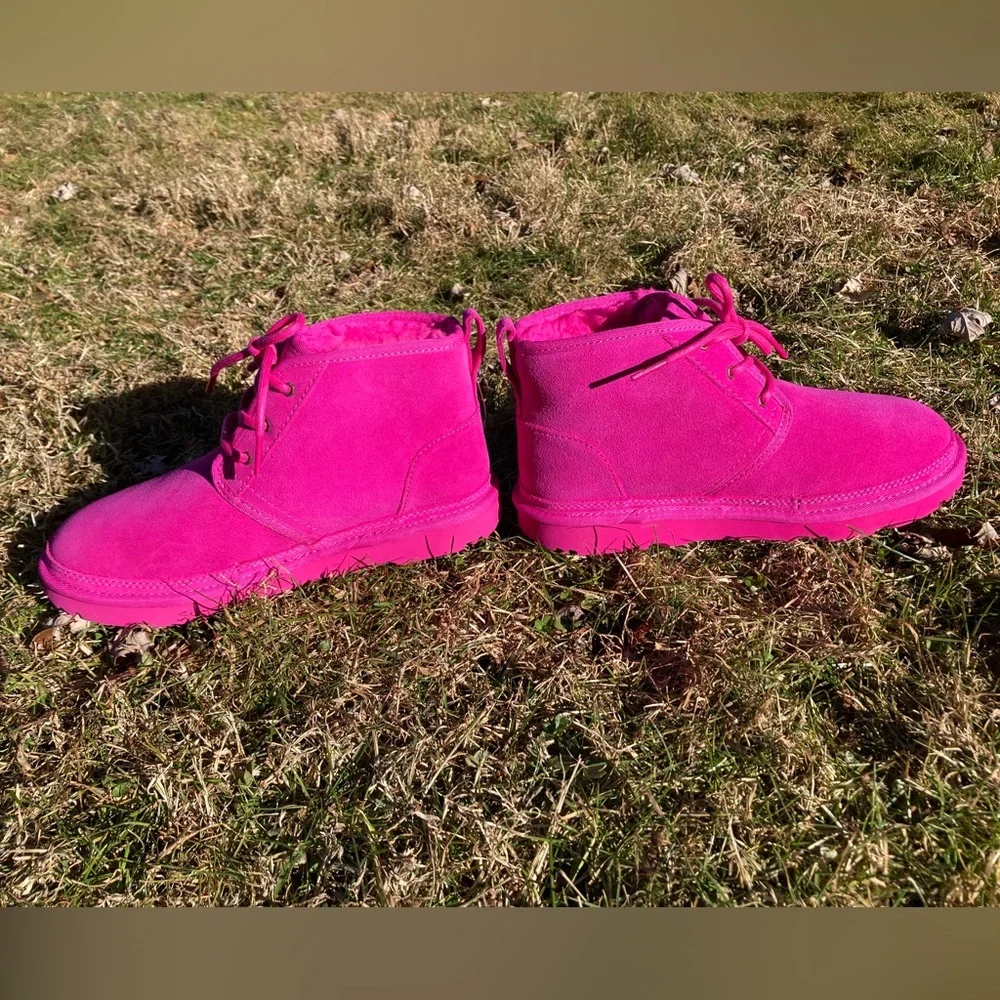 UGG Women's Hot Pink Neumel Chukka Lace Up Suede Shearling Pink Boots BRAND NEW
